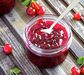 Любимое варенье из вишни вишневое варенье в маленькой баночке